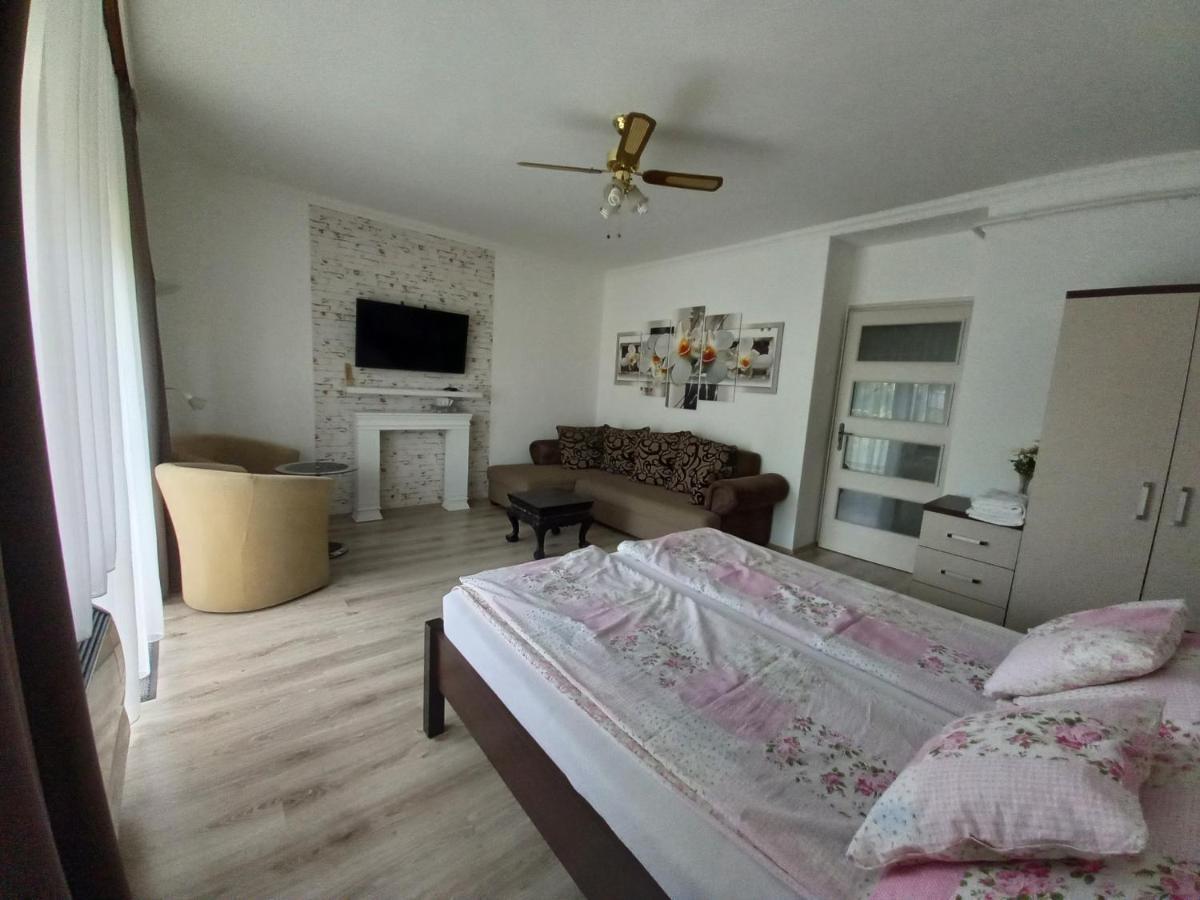 Kardos Apartman Debrecen Exterior photo